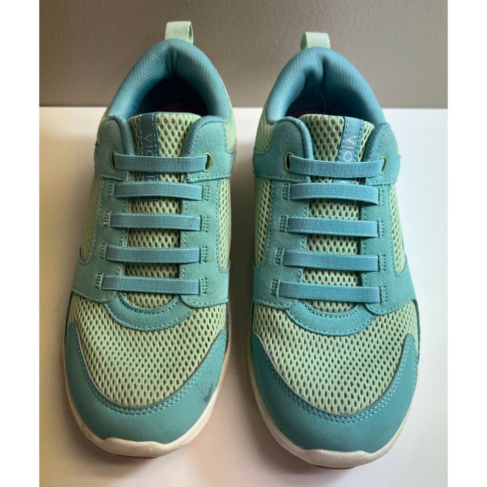 Vionic Women's Agile Zesta Walking Sneaker. Size 7.5.
